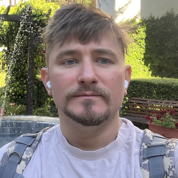 Дмитрий Максимов
